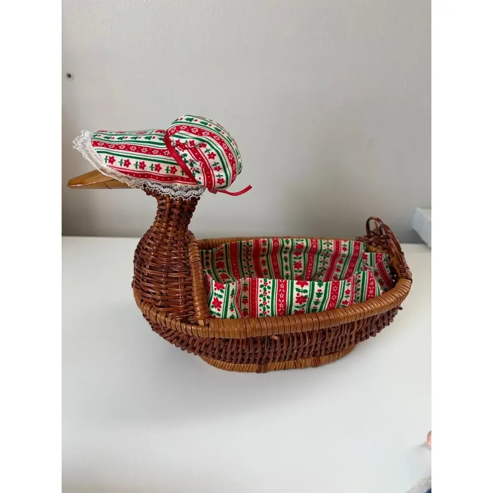 Vintage Wicker Duck Basket w 2 Handmade Liners & Bonnets Country Cottage Decor